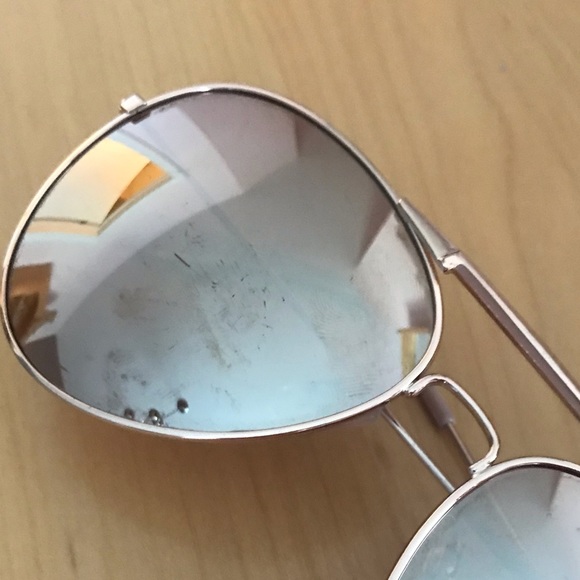 :D 5/$10 Rose Gold Sunglasses - Picture 3 of 4